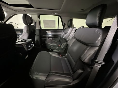 New 2026 Ford Expedition Platinum w/ Driver's Package image 25