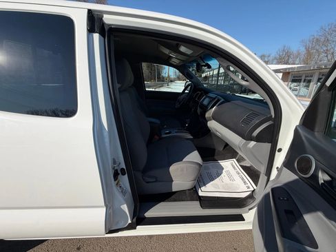 Used 2014 Toyota Tacoma 4x4 Access Cab V6 w/ TRD Sport Package image 13