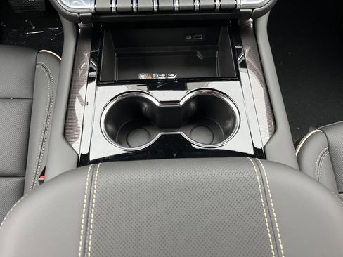 New 2026 GMC Yukon Elevation image 28