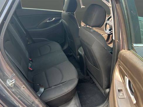 Used 2018 Hyundai Elantra GT FWD image 17