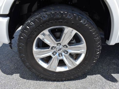 Used 2015 Ford F150 Platinum w/ Equipment Group 701A Luxury AWD/4WD image 30