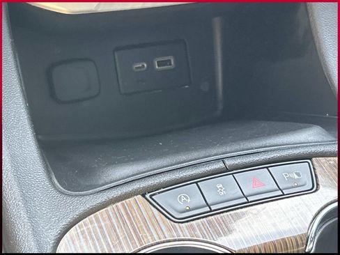 Used 2022 GMC Acadia SLE w/ Driver Convenience Package FWD image 36