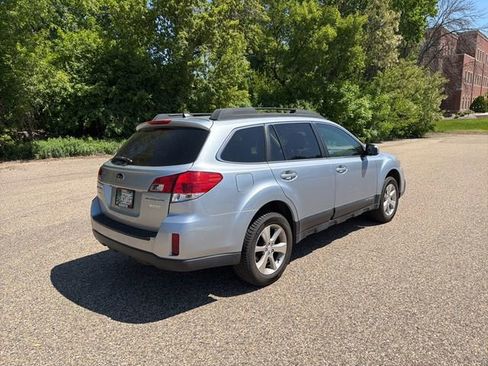 Used 2014 Subaru Outback 2.5i Limited w/ Moonroof Package AWD/4WD image 22
