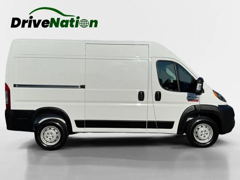 Used 2022 RAM ProMaster 2500 w/ Premium Convenience Group FWD image 4