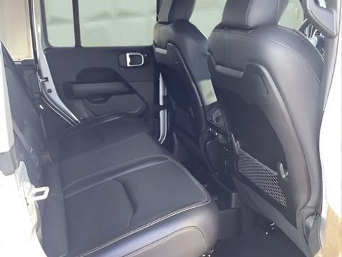 Used 2024 Jeep Wrangler Unlimited Sahara w/ Technology Group image 20