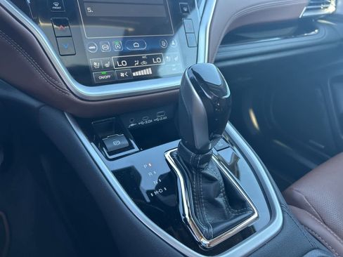 Used 2024 Subaru Outback Touring image 40