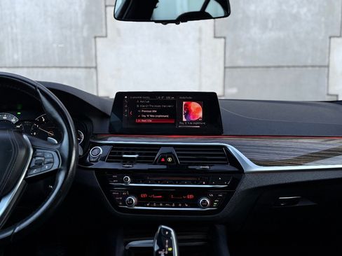 Used 2019 BMW 530i w/ Convenience Package RWD image 24