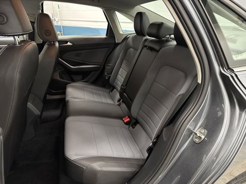 Used 2025 Volkswagen Jetta SE w/ Sunroof Package image 28