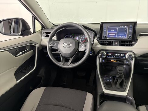 Used 2020 Toyota RAV4 XLE image 37