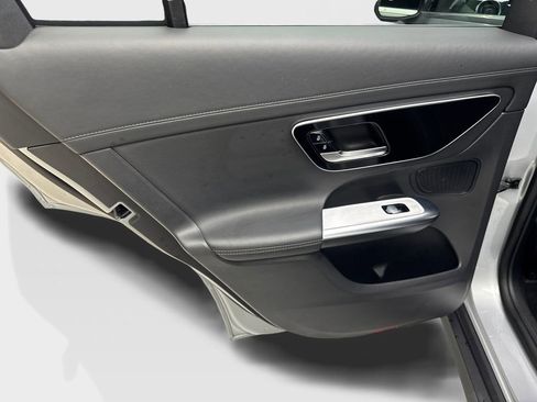 Used 2023 Mercedes-Benz GLC 300 4MATIC image 35