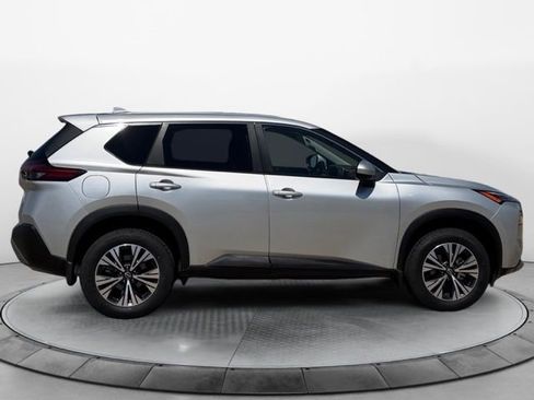 Used 2023 Nissan Rogue SV AWD/4WD image 2