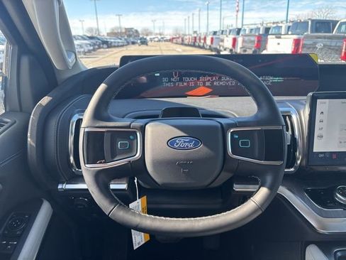 New 2026 Ford Expedition Max Platinum image 19