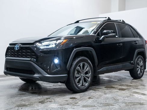 Certified 2024 Toyota RAV4 XLE Premium image 3