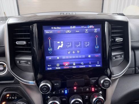 Used 2019 RAM 1500 Laramie AWD/4WD image 17