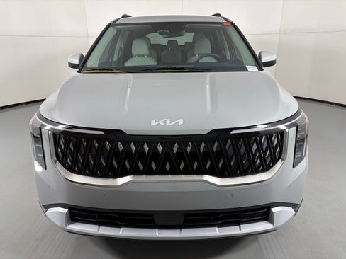 New 2026 Kia Carnival EX FWD image 3
