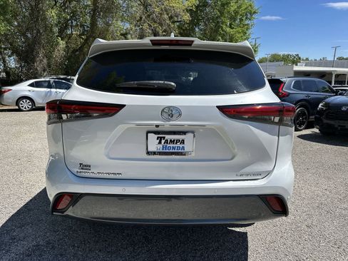Used 2023 Toyota Highlander Limited image 7
