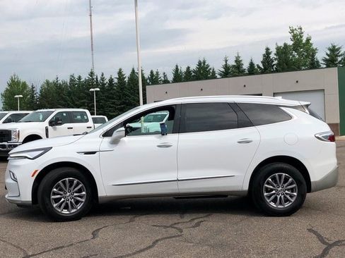 Used 2024 Buick Enclave Premium image 29