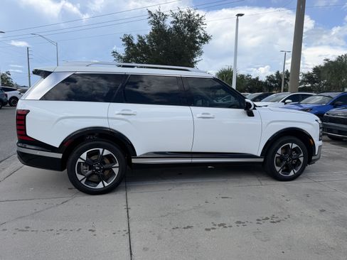 Used 2026 Hyundai Palisade Limited FWD image 3