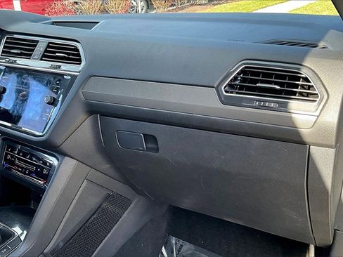 Used 2022 Volkswagen Tiguan SE R-Line image 25