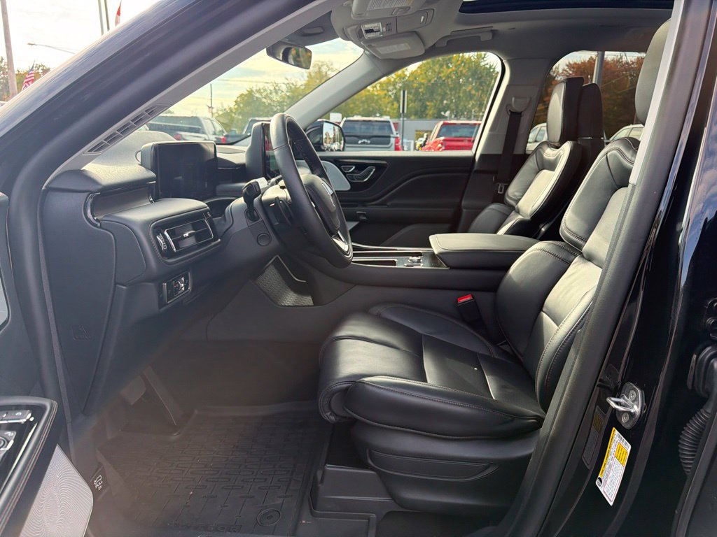 Used 2026 Lincoln Aviator Reserve AWD/4WD image 10