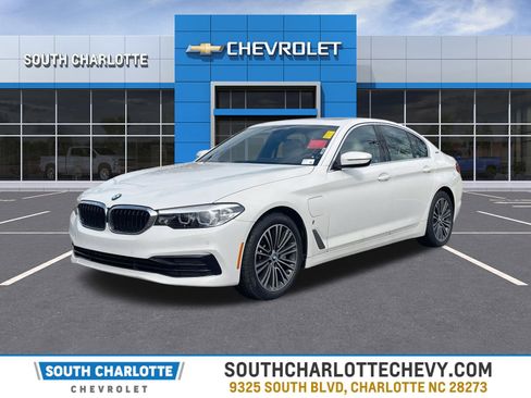 Used 2019 BMW 530e w/ Convenience Package image 1