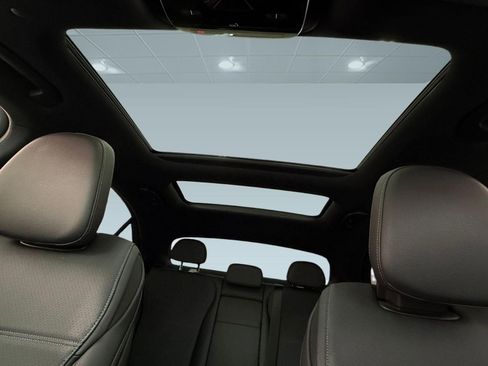 Certified 2023 Mercedes-Benz C 300 Sedan w/ Exclusive Trim Package image 13