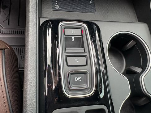 Certified 2025 Honda Pilot Elite image 27