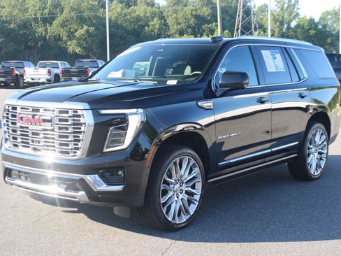 Used 2026 GMC Yukon Denali w/ Sun & Power Step Package AWD/4WD image 3