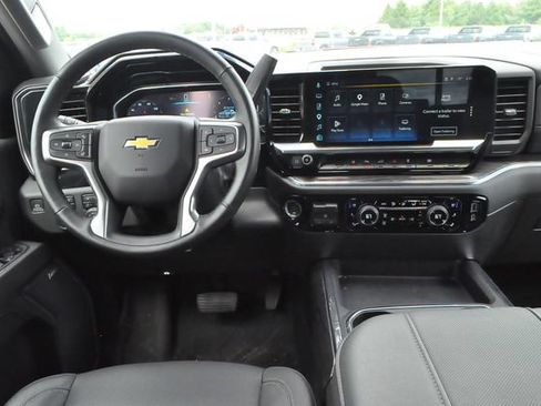 Used 2024 Chevrolet Silverado 2500 LTZ w/ LTZ Convenience Package AWD/4WD image 18