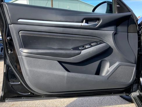 Used 2022 Nissan Altima 2.5 SV w/ SV Premium Package image 21