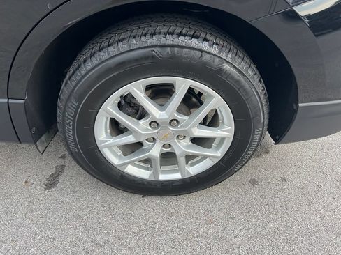 Used 2024 Chevrolet Equinox LT AWD/4WD image 16