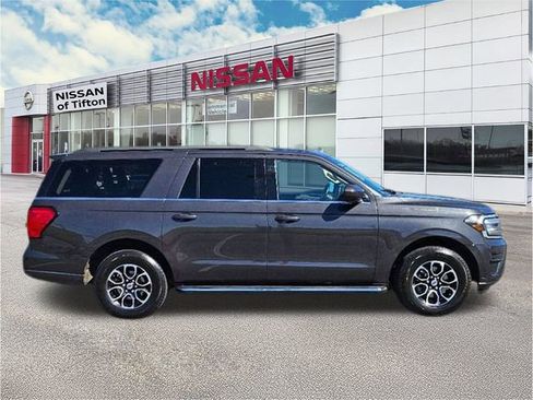 Used 2023 Ford Expedition Max XLT image 8