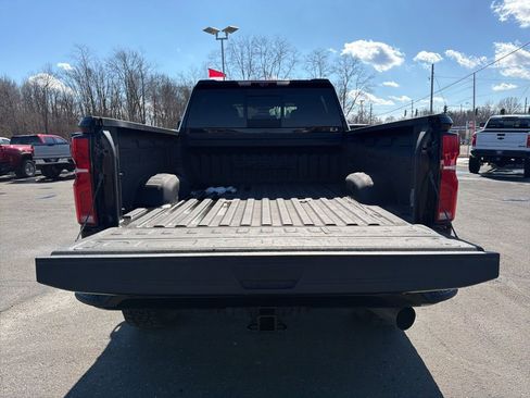 Used 2024 Chevrolet Silverado 2500 ZR2 w/ Technology Package AWD/4WD image 33
