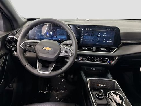 New 2026 Chevrolet Equinox LT w/ Convenience Package II image 24