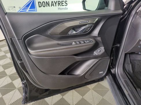 Used 2021 GMC Terrain SLT w/ Infotainment Package II AWD/4WD image 13
