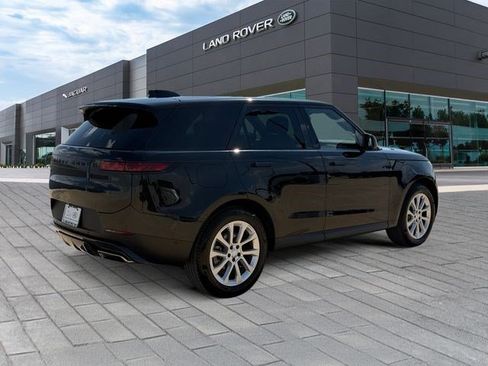 Used 2025 Land Rover Range Rover Sport SE AWD/4WD image 5