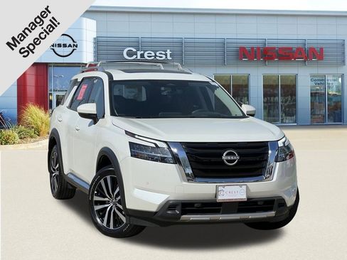 Certified 2024 Nissan Pathfinder Platinum w/ Cargo Package FWD image 1