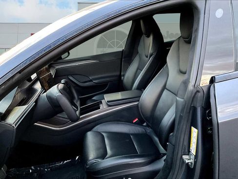 Used 2022 Tesla Model S image 11
