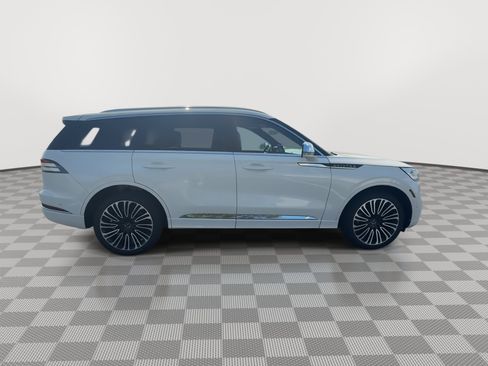 Used 2022 Lincoln Aviator Black Label w/ Dynamic Handling Package AWD/4WD image 9