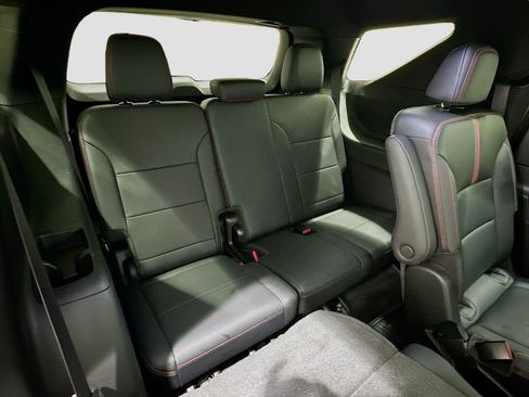 Used 2024 Chevrolet Traverse RS image 29