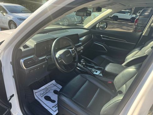 Used 2024 Kia Telluride S w/ S Sunroof Package FWD image 3