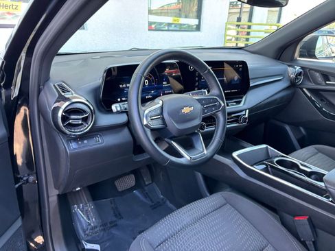 Used 2025 Chevrolet Equinox LT image 34