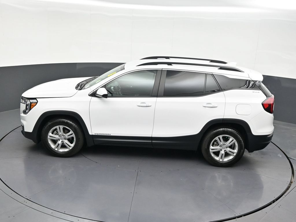 Used 2024 GMC Terrain SLE w/ Driver Convenience Package FWD image 18