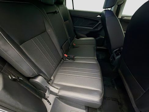 Used 2024 Volkswagen Tiguan SE image 15