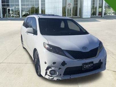 Used 2015 Toyota Sienna SE