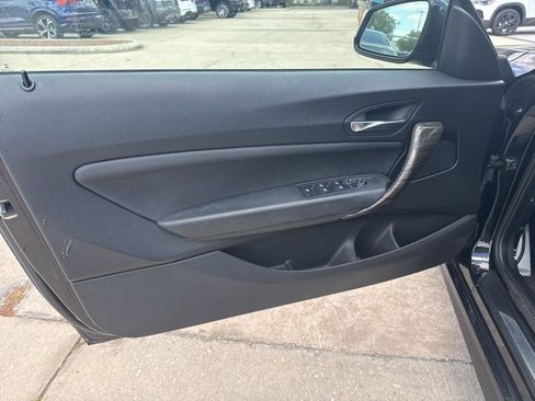 Used 2017 BMW 230i Convertible image 6