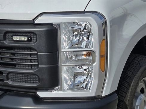 Used 2023 Ford F250 XL image 6