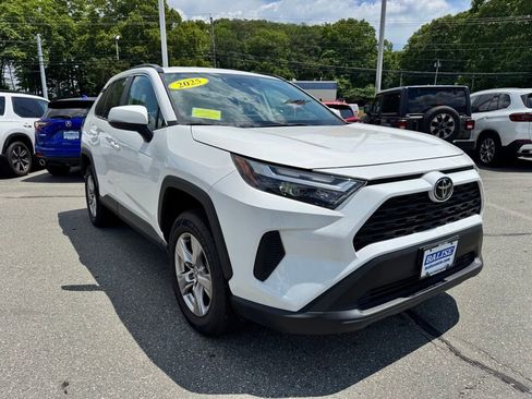 Used 2025 Toyota RAV4 XLE AWD/4WD image 8