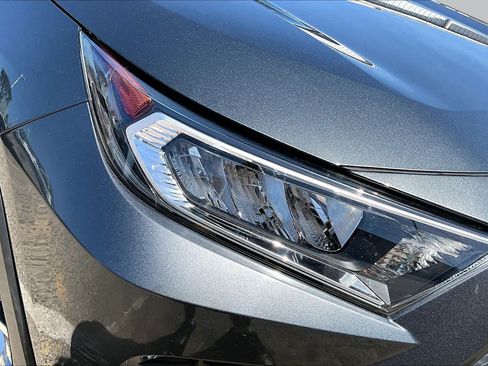 Used 2019 Toyota RAV4 XLE Premium FWD image 27