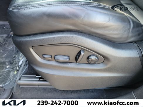 Used 2023 Porsche Cayenne AWD/4WD image 22